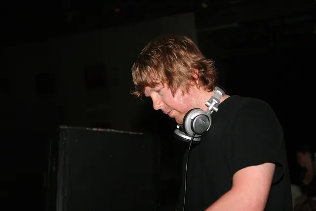 John Digweed performing at Labour of Love in Toronto in 2006
